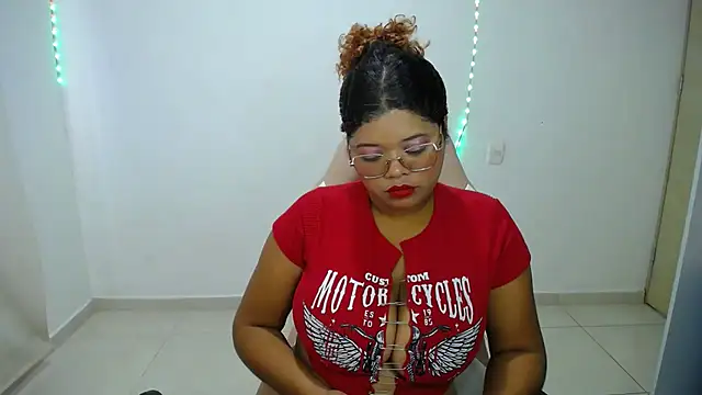 Snapshot of natalietits1 chatting on 12-03-25, 05:44 natalietits1 online show from 12-03-25, 05:44