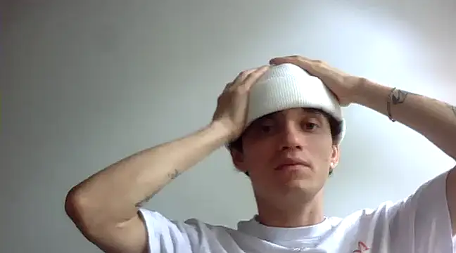 Snapshot of santihot089 chatting on 03-20-25, 07:14 santihot089 online show from 03-20-25, 07:14