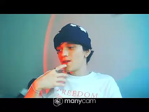 Snapshot of santihot089 chatting on 10-18-25, 09:37 santihot089 online show from 10-18-25, 09:37