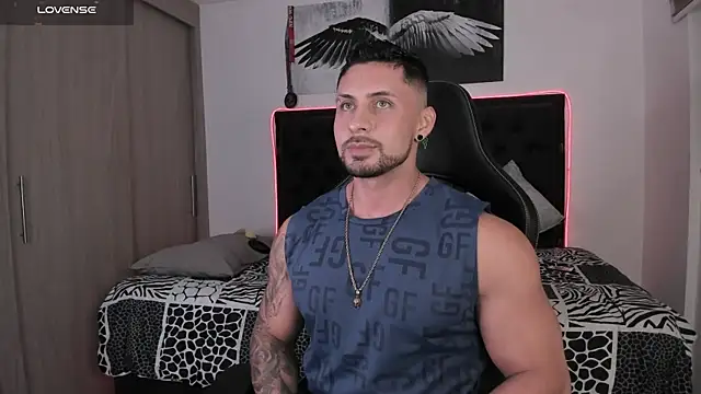 santi aesthetic online show from 06-21-26, 02:47