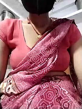 Snapshot of Soniy-Maax chatting on 09-16-25, 07:09 Soniy-Maax online show from 09-16-25, 07:09