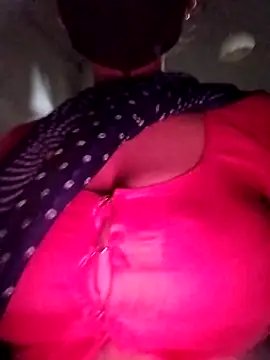 Snapshot of Soniy-Maax chatting on 09-29-25, 01:00 Soniy-Maax online show from 09-29-25, 01:00