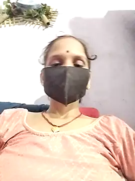 Snapshot of Soniy-Maax chatting on 09-29-25, 05:18 Soniy-Maax online show from 09-29-25, 05:18