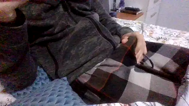 Snapshot of tipetto06 chatting on 10-15-25, 08:20 tipetto06 online show from 10-15-25, 08:20