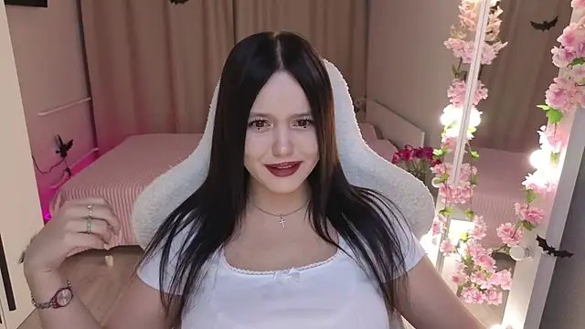 Betty  Davvis online show from 11-03-25, 01:34