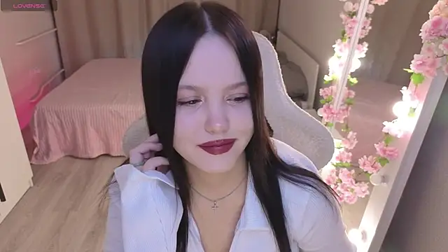 Betty  Davvis online show from 01-19-26, 02:54