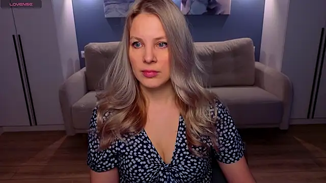 MelanieBennett online show from 04-09-26, 06:13