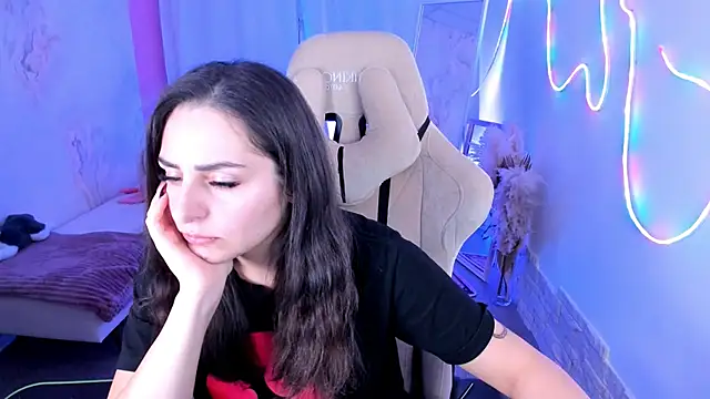 ValeriiMills online show from 12-04-25, 04:05