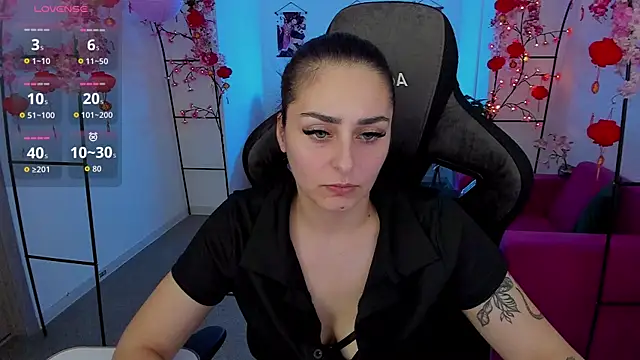 Snapshot of ValeriiMills chatting on 04-13-26, 03:17 ValeriiMills online show from 04-13-26, 03:17