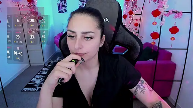 Snapshot of ValeriiMills chatting on 05-12-26, 05:21 ValeriiMills online show from 05-12-26, 05:21