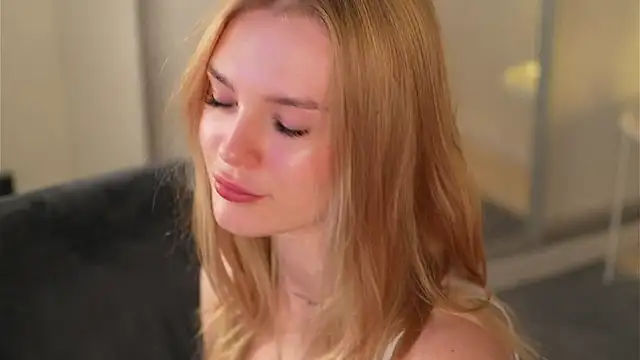 Snapshot of Cyberheart_ chatting on 11-05-25, 04:51 Cyberheart online show from 11-05-25, 04:51