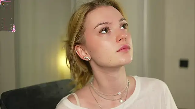 Snapshot of Cyberheart_ chatting on 11-14-25, 02:49 Cyberheart online show from 11-14-25, 02:49