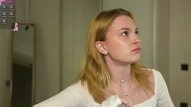 Snapshot of Cyberheart_ chatting on 11-24-25, 06:51 Cyberheart online show from 11-24-25, 06:51