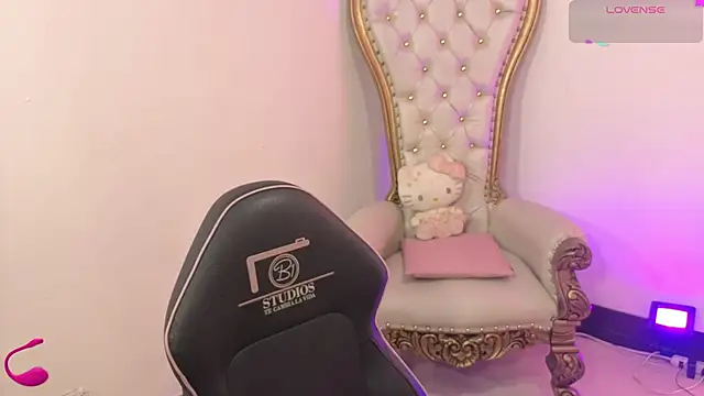 Snapshot of saaya_tay chatting on 11-21-25, 03:16 saaya tay online show from 11-21-25, 03:16