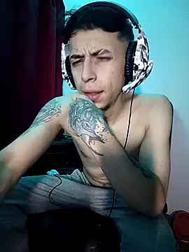 Snapshot of Chris__Jones chatting on 09-11-25, 04:12 Chris Jones online show from 09-11-25, 04:12