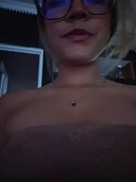 Pretty roxxyy online show from 04-26-26, 11:19