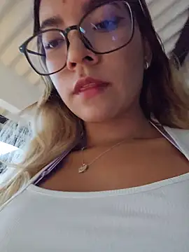 Pretty roxxyy online show from 07-18-26, 11:47