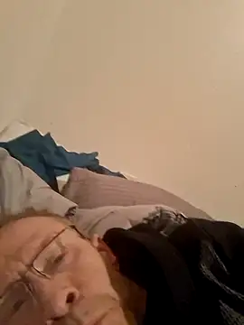 Snapshot of moasslicker chatting on 12-16-25, 10:09 moasslicker online show from 12-16-25, 10:09