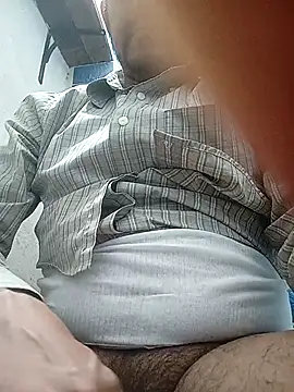 Snapshot of thedogmanttony chatting on 03-20-25, 03:45 thedogmanttony online show from 03-20-25, 03:45