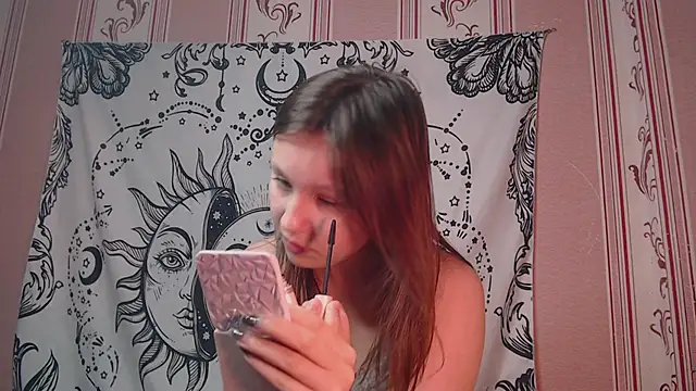 Snapshot of Thighswithspikes chatting on 09-16-25, 08:04 Thighswithspikes online show from 09-16-25, 08:04