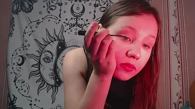 Snapshot of Thighswithspikes chatting on 09-22-25, 08:38 Thighswithspikes online show from 09-22-25, 08:38