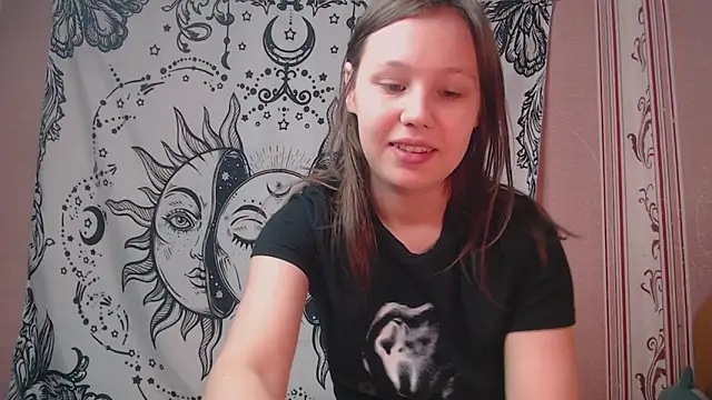 Snapshot of Thighswithspikes chatting on 09-25-25, 09:13 Thighswithspikes online show from 09-25-25, 09:13