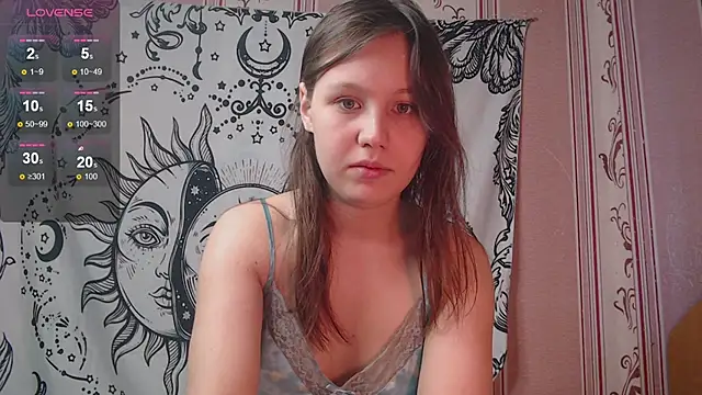 Snapshot of Thighswithspikes chatting on 10-28-25, 08:18 Thighswithspikes online show from 10-28-25, 08:18