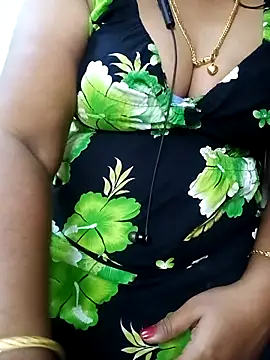 Snapshot of tamiltady chatting on 10-06-25, 08:01 tamiltady online show from 10-06-25, 08:01