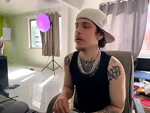 bigrosa21cm online show from 10-05-25, 12:36