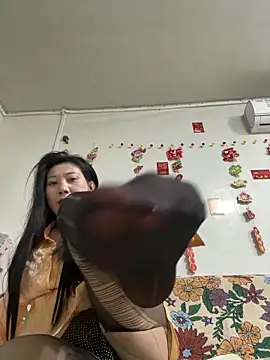 Snapshot of MeiMei99 chatting on 06-13-26, 04:05 MeiMei99 online show from 06-13-26, 04:05