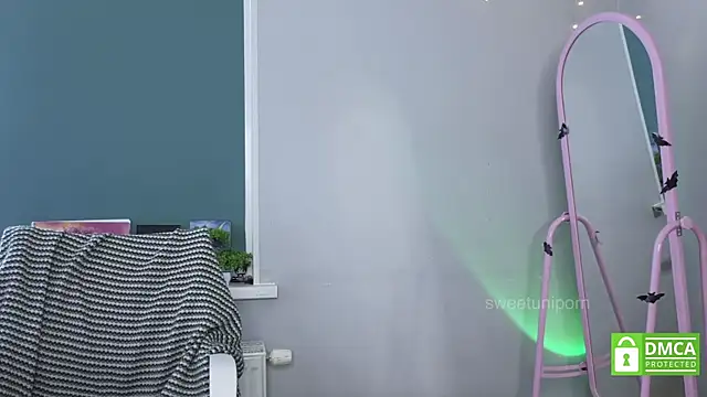 sweetuniporn online show from 07-18-26, 06:39