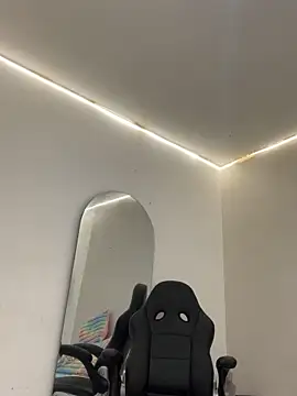 Snapshot of Kariina__69 chatting on 11-26-25, 02:12 Kariina 69 online show from 11-26-25, 02:12