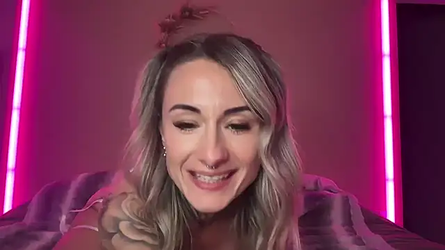 Anais dupres  online show from 11-18-25, 10:47