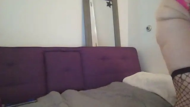 Snapshot of sexiebabi chatting on 06-10-26, 04:39 sexiebabi online show from 06-10-26, 04:39