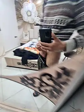 Snapshot of amirzinou chatting on 11-09-25, 10:35 amirzinou online show from 11-09-25, 10:35