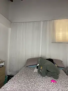 Snapshot of Mia__Gray chatting on 11-24-25, 06:18 Mia Gray online show from 11-24-25, 06:18