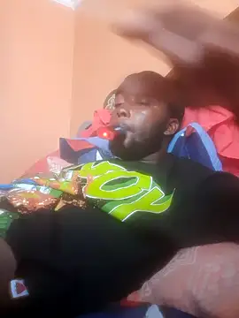 Snapshot of RearApiary chatting on 12-15-25, 01:48 RearApiary online show from 12-15-25, 01:48