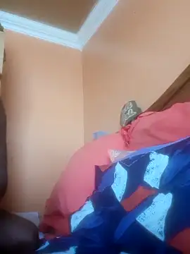 Snapshot of RearApiary chatting on 12-18-25, 05:57 RearApiary online show from 12-18-25, 05:57