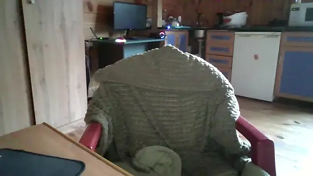 Snapshot of Little_shygirl chatting on 09-24-25, 04:05 Little shygirl online show from 09-24-25, 04:05