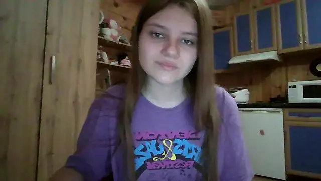 Snapshot of Little_shygirl chatting on 09-28-25, 02:17 Little shygirl online show from 09-28-25, 02:17