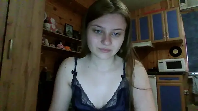 Snapshot of Little_shygirl chatting on 10-15-25, 04:12 Little shygirl online show from 10-15-25, 04:12