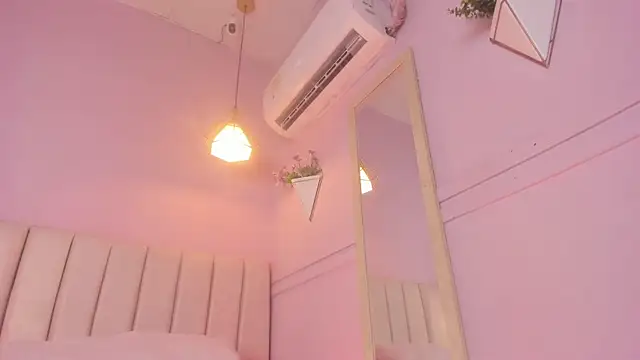  lucia 18 online show from 04-25-26, 12:46