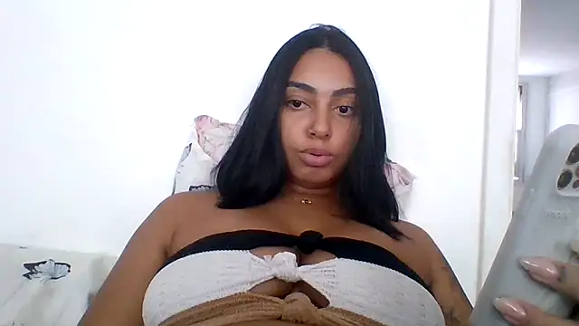 Snapshot of querida777 chatting on 02-25-26, 06:39 querida777 online show from 02-25-26, 06:39