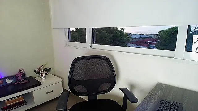  Victoria Collins online show from 10-29-25, 11:12