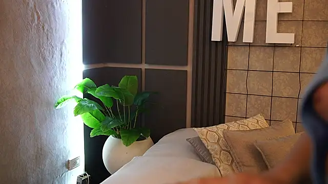 Susan wall online show from 10-18-25, 12:50