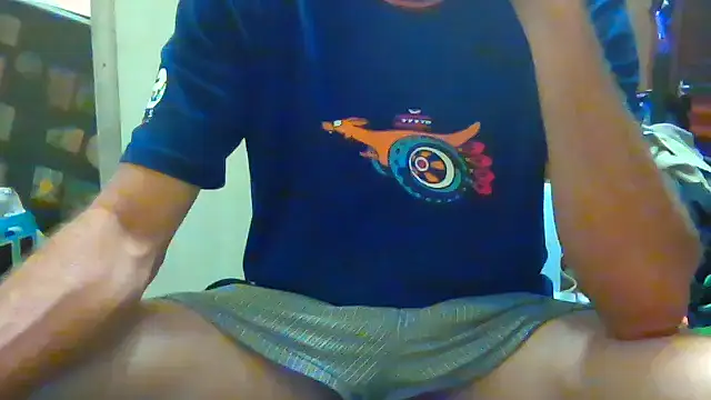 Lovyourpuss online show from 04-16-26, 05:47