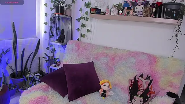 sarahminage  online show from 06-12-26, 08:41