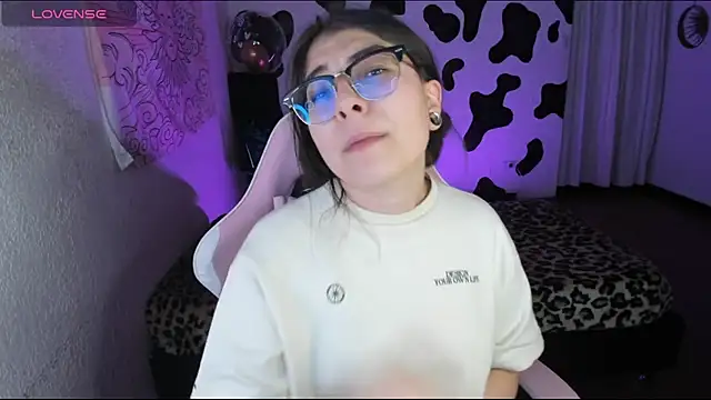 abbie jensen  online show from 11-30-25, 12:47