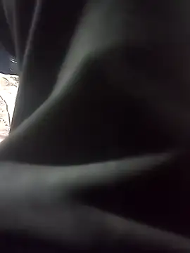 Snapshot of ConfidedAward chatting on 11-04-25, 04:33 ConfidedAward online show from 11-04-25, 04:33