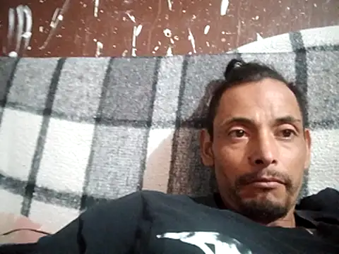 ConfidedAward online show from 04-11-26, 07:07